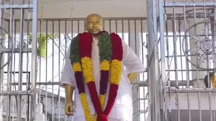 தூத்துக்குடி: காமராஜர் பிறந்த நாள் - VOC மார்க்கெட் முன்பு அவரது சிலைக்கு தவெக சார்பில் மாலை அணிவித்து மரியாதை