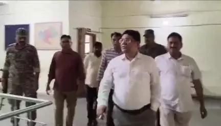 हज़ारीबाग: हजारीबाग में उपायुक्त शशि प्रकाश सिंह ने ग्रहण किया बंदोबस्त पदाधिकारी का अतिरिक्त प्रभार, कार्यालय का किया निरीक्षण