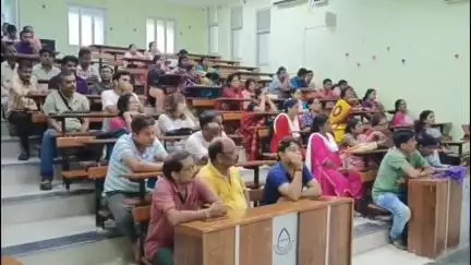 ইংরেজবাজার: মালদা কলেজে একুশে জুলাই এর  প্রস্তুতির সভার আয়োজন করলো সারা বাংলা তৃণমূল শিক্ষা বন্ধু সমিতির মালদা জেলা কমিটি