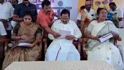 காட்பாடி: செங்குட்டையில் அமைச்சர் நிகழ்ச்சிகள் மகளிர் உரிமைத்தொகை விண்ணப்பங்களை பெற முந்தியடித்த பொதுமக்கள்