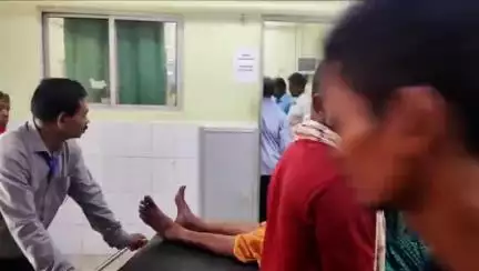 धनबाद/केंदुआडीह: गिरिडीह की महिला सर्वप्रथम का शिकार, धनबाद के SNMMCH में इलाज जारी