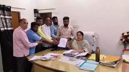 झुंझुनू: झुंझुनूं सूचना केंद्र भवन अधिग्रहण मामले में उदयपुरवाटी प्रेस क्लब ने उपखंड अधिकारी को मुख्यमंत्री के नाम सौंपा ज्ञापन