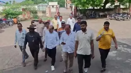 રાણપુર: રાણપુર શહેરમા ભાદર નદી ઉપરનો પુલ જર્જરીત હાલતમાં,ગ્રામ પંચાયત દ્વારા મામલતદાર ને આવેદનપત્ર આપવામાં આવ્યુ#Jansamasya