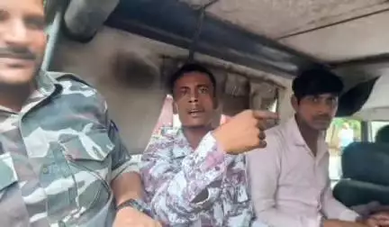 मेदिनीनगर (डालटनगंज): लातेहार का युवक पलामू में चोरी के गहनों के साथ पकड़ा गया, पेट क्लीनिक से चोरी हुए इन्वर्टर व बैटरी के साथ एक गिरफ्तार
