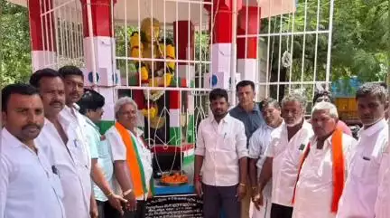 பாலக்கோடு: சர்க்கரை ஆலை முன்பு பாஜக சார்பில்  முன்னாள் முதல்வர்  கர்மவீரர் காமராஜர்  123 -வது பிறந்தநாள் விழா