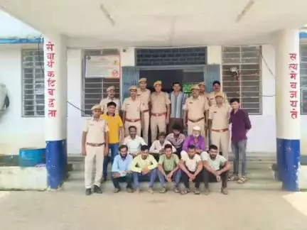 एरिया डोमिनेशन अभियान में थाना बकानी की वांछित अपराधियों के विरुद्ध प्रभावी कार्यवाही, एक स्थाई वारंटी व 8 गिरफ्तारी वारंटी गिरफ्तार।