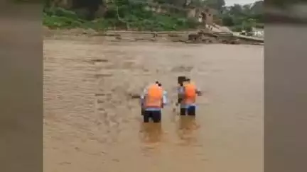 बुरहानपुर: ताप्ती नदी के सतियारा घाट पर मिला अज्ञात शव, क्षेत्र में सनसनी, पुलिस ने अस्पताल पहुंचाया