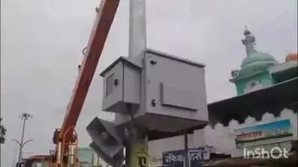 नेर: यवतमाळ-अमरावती महामार्गासह शहरातील मुख्य मार्गावर सीसीटीव्ही कॅमेरे बसवणे सुरू, पोलिसांच्या डोक्यावरील ताप होणार कमी