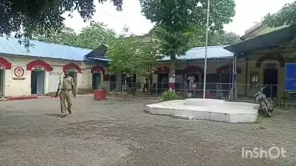 खामगाव: नांदुरा-खामगाव रोडवर १७ वर्षीय मुलीला फोटो व्हायरल करण्याची धमकी देणाऱ्या युवकाविरुद्ध शहर पोलिसांत गुन्हा दाखल