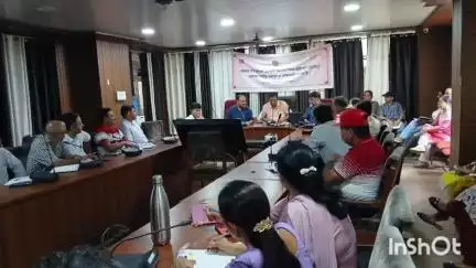हमीरपुर: मुख्य चिकित्सा अधिकारी कार्यालय में जिला स्तरीय मासिक मूल्यांकन बैठक का हुआ आयोजन