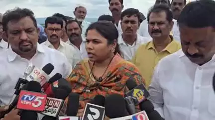 వైసీపీ నాయకులపై దృష్టి పెట్టి కేసులు పెట్టాలనుకుంటే మా టైం సరిపోదు: ఆళ్లగడ్డ ఎమ్మెల్యే భూమా అఖిలప్రియ