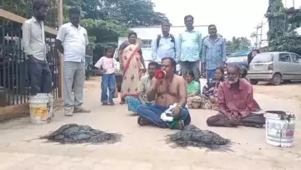 ಹೆಗ್ಗಡದೇವನಕೋಟೆ: ಅಭಿವೃದ್ಧಿಗೆ ಸ್ಪಂದಿಸದ ಪುರಸಭೆ ಮುಖ್ಯಾಧಿಕಾರಿ ವಿರುದ್ಧ ಪುರಸಭೆ ಮುಂದೆ ಸದಸ್ಯನ ಅರಬೆತ್ತಲೆ ಪ್ರತಿಭಟನೆ #localissue