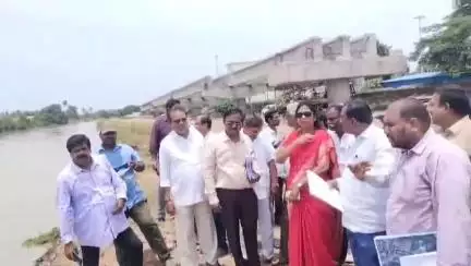 రాజమండ్రి సిటీ: నిడదవోలు ROB పనుల సమయంలో పంట పొలాలు ముంపునకు గురి కాకుండా చర్యలు చేపట్టాలి: కలెక్టర్ ప్రశాంతి