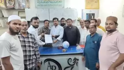 जालना: जिल्ह्यातील कुरेशी समाजाच्या गुरांची खरेदी-विक्री बंदला ऑल इंडिया मोमीन कॉन्फरन्सचा मंगल बाजार येथे पाठींबा