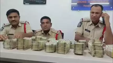 పట్టణంలో అనధికారికంగా తరలిస్తున్న రూ.35.90 లక్షల నగదు పట్టివేత: CI ఇంతియాజ్ బాషా