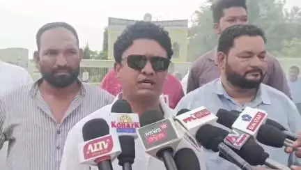 ନୂଆପଡା: FM କଲେଜ ଛାତ୍ରୀ ଆତ୍ମାହୁତି ଘଟଣାରେ 
ଖଡିଆଳ କଲେଜରେ ବିଜେଡି ପକ୍ଷରୁ ପ୍ରତିବାଦ, ପ୍ରତିକ୍ରିୟା ରଖିଲେ ଯୋଗେନ୍ଦ୍ର ପାଣ୍ଡେ