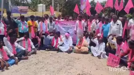 భూపాలపల్లి: గోరి కొత్తపల్లి మండలంలో బీఆర్ఎస్ పార్టీ కార్యకర్తల సమావేశం, పాల్గొన్న భూపాలపల్లి పార్టీ అధ్యక్షురాలు జ్యోతి