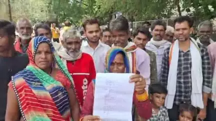 छतरपुर नगर: शासकीय पुलिया पर दबंगों द्वारा कब्जा करने का आरोप, बमीठा के ग्रामीणों ने जनसुनवाई में दिया आवेदन #jansamasya
