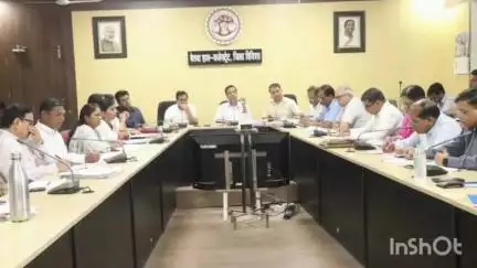 कुरवाई: कलेक्टर ने अधिकारियों को जिले में बीते 5 वर्षों में दर्ज सहकारी समितियों की शिकायतों की जानकारी देने के दिए निर्देश