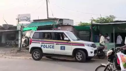 बार्शी: वैराग शहरात पोलिसांची अवैध धंद्यावर करडी नजर, दारू बरोबर ११ पानटपऱ्यांवर दंडात्मक कारवाई