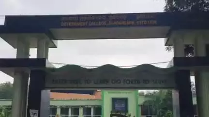 ସୁନ୍ଦରଗଡ ସହର: ଏଫଏମ କଲେଜ ଛାତ୍ରୀଙ୍କ ମୃତ୍ୟୁକୁ ନେଇ ଜିଲ୍ଲା ଛାତ୍ର ଓ ଯୁବ କଂଗ୍ରେସ ପକ୍ଷରୁ ସରକାରୀ କଲେଜ ସମ୍ମୁଖରେ ବିକ୍ଷୋଭ ପ୍ରଦର୍ଶନ