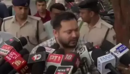 पटना ग्रामीण: तेजस्वी यादव का नीतीश सरकार पर हमला, पूछा- एक करोड़ रोज़गार के लिए पैसा कहां से आएगा?