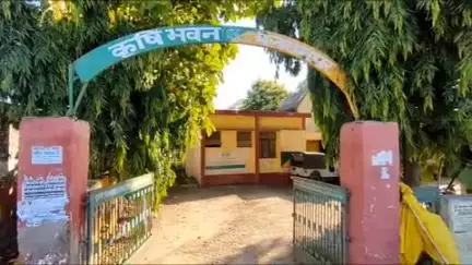 बलरामपुर: बलरामपुर में उर्वरक विक्रेताओं को प्रशासन ने दी सख्त चेतावनी, अधिक दाम पर बिक्री व टैगिंग पर होगी एफआईआर