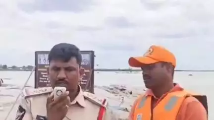 మంత్రాలయం: వరద ఉధృతి ఎక్కువగా ఉండడంతో తుంగభద్రా నది తీరంలో నది స్నానాలను నిషేధం :మంత్రాలయం సిఐ