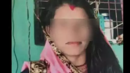 ललितपुर: थाना जखौरा क्षेत्र की निवासी महिला अपने प्रेमी के साथ हुई फरार, पीड़ित पति ने एसपी से न्याय की मांग की