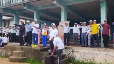 अलीराजपुर: जिले में नशे से दूरी है जरूरी अभियान के तहत पुलिस ने निकाली जागरूकता रैली, कलेक्टर व एसपी रहे उपस्थित, दिलाई शपथ