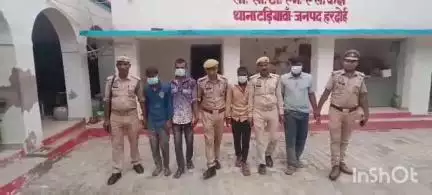 हरदोई: टड़ियावां पुलिस ने मोबाइल स्नेचर निलेश, शिशुपाल, उत्तम और ललित को गिरफ्तार किया, 2 मोबाइल बरामद