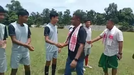 বিজনী ভাগ: অক্সিগুৰীত ট্ৰফী কাম প্ৰাইজমানি ফুটবল প্ৰতিযোগিতাৰ শুভ উদ্বোধন কৰে বিজনীৰ বিধায়ক অজয় কুমাৰ ৰায়ে
