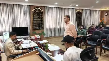 धनबाद/केंदुआडीह: धनबाद समाहरणालय में उपायुक्त की अध्यक्षता में जिला शिक्षा स्थापना समिति की बैठक संपन्न