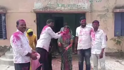बार्शी: दोन दिवसांच्या नाट्यमय घडामोडीनंतर ढोराळे ग्रामपंचायतच्या सरपंचपदी माधुरी शिंदे यांची निवड