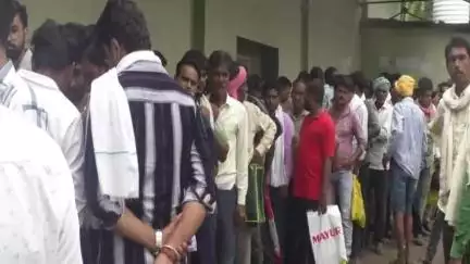हरदा: हरदा जिले में पर्याप्त खाद उपलब्ध, किसान परेशान न हों