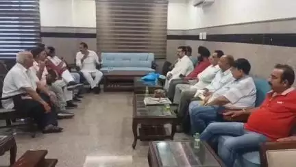 ऊना: ऊना में व्यापारियों ने मॉल्स के देर रात और अवकाश वाले दिन खुले रहने पर जताया विरोध
