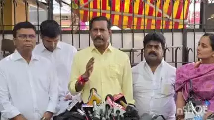 గాజువాక: కేంద్రంలోని ఎన్నికల సంఘం తో జరిగిన అఖిలపక్ష సమావేశానికి రాష్ట్రం తరఫున హాజరైన గాజువాక  MLA పల్లా శ్రీనివాస్