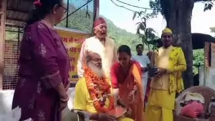 नरेन्द्रनगर: ब्रह्मपुरी आश्रम में अखिल भारतीय सीताराम परिवार ने हरेला पर मनाया समारोह, महाराज श्री की मौजूदगी में