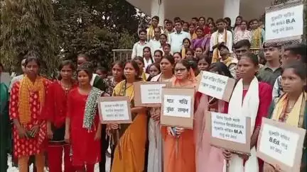 बलियापुर: जनजाति क्षेत्रीय विषय कुड़माली को स्नातकोत्तर बी.एड. पाठ्यक्रम सूची में शामिल करने के लिए निकाली पदयात्रा