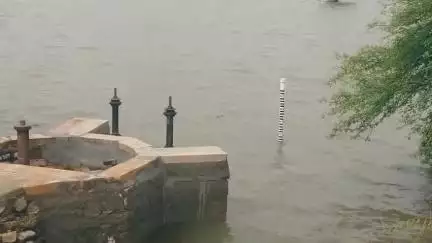 खारड़ा बांध एक रात में हुआ ओवर फ्लो बांध का जल स्तर 12 फीट किसानों के बल्ले बल्ले