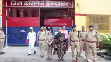 सिकंंदराबाद: जिलाधिकारी श्रुति और वरिष्ठ पुलिस अधीक्षक दिनेश कुमार सिंह ने जिला कारागार का किया औचक निरीक्षण