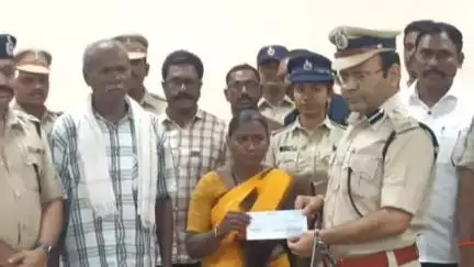 రామగుండం: పోలీసుల ఎదుట లొంగిపోయిన ఇద్దరు మావోయిస్టు నేతలు