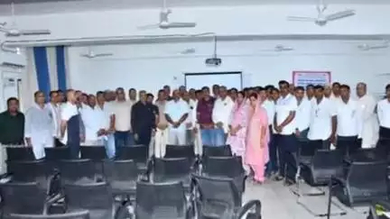 लोहारू: चुनाव प्रक्रिया में बीएलओ की अहम भूमिका: लोहारू एसडीएम मनोज दलाल