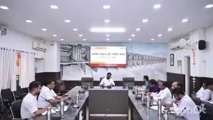 धमतरी: जिला मुख्यालय में नगरीय निकायों की समीक्षा बैठक में कलेक्टर ने विकास कार्यों में गति लाने के दिए निर्देश