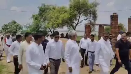 हमीरपुर: हमीरपुर में कैबिनेट मंत्री ने बाढ़ संभावित क्षेत्रों का किया निरीक्षण