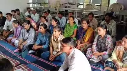 कपासन: कपासन में कृषि पर्यवेक्षक संयुक्त संघर्ष समिति के बैनर तले पर्यवेक्षकों ने 11 सूत्रीय मांगों को लेकर किया धरना प्रदर्शन