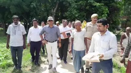 औराई: जिलाधिकारी ने नरथुआ तालाब और जिला लाइब्रेरी का निरीक्षण किया, दिए आवश्यक निर्देश