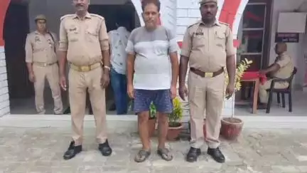 बस्ती: कोतवाली थाना पुलिस और स्वाट टीम ने शातिर सरिया चोर को किया गिरफ्तार, चोरी की गई सरिया और प्रयुक्त वाहन बरामद
