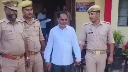 गोला: उरुआ इलाके के देवराजपार में मामूली विवाद पर शिक्षिका की हत्या का आरोपी पति गिरफ्तार, सिलबट्टे से की थी हत्या