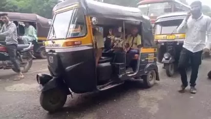 नाशिक: द्वारका सर्कल येथे खड्ड्यांच्या समस्येने प्रवासी व स्थानिक नागरिक त्रस्त #Jansamasya